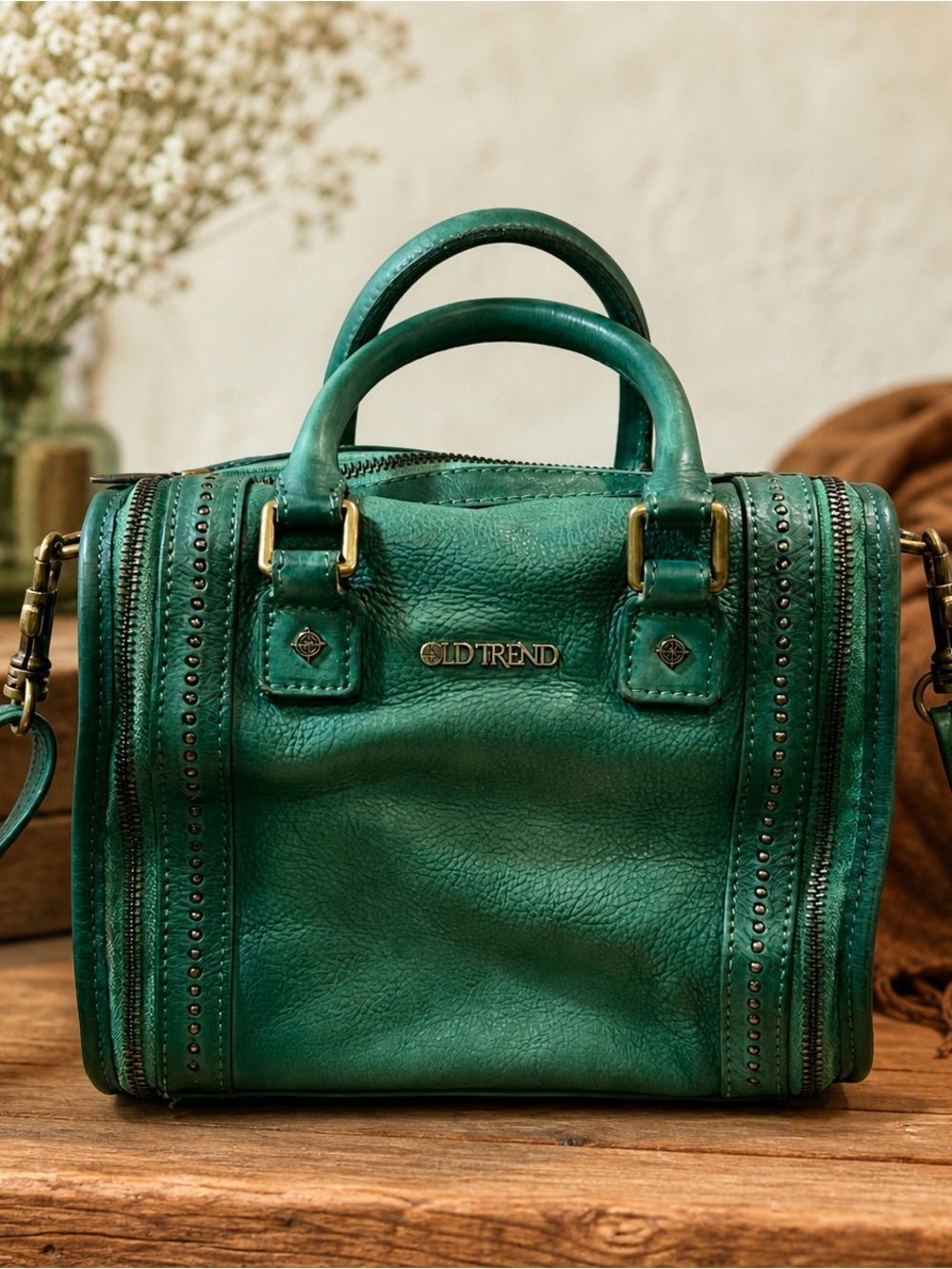 OLD TREND Women's Genuine Leather Mini Trunk Green Crossbody Bag NWOT